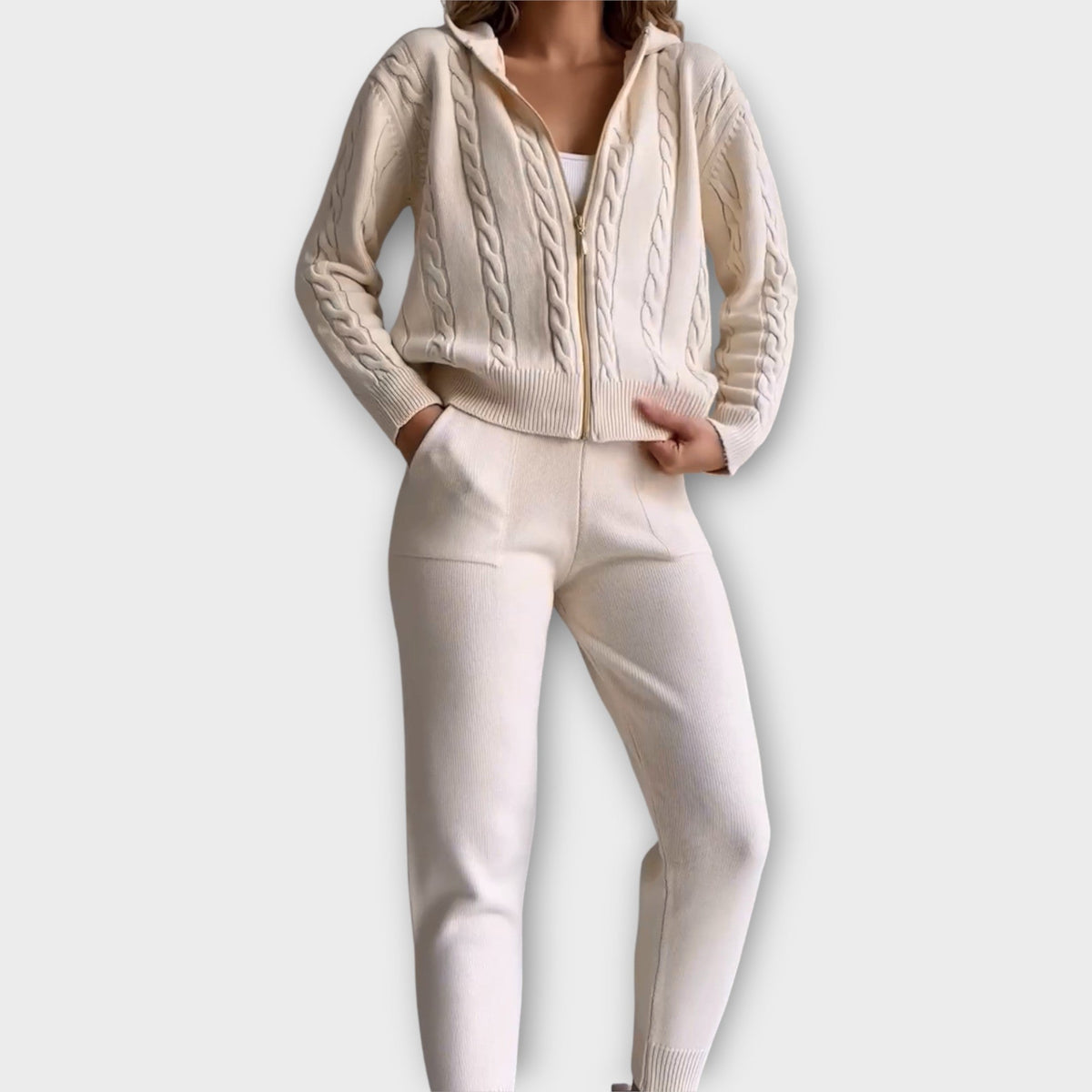 Conjunto de Punto con Capucha y Chaqueta